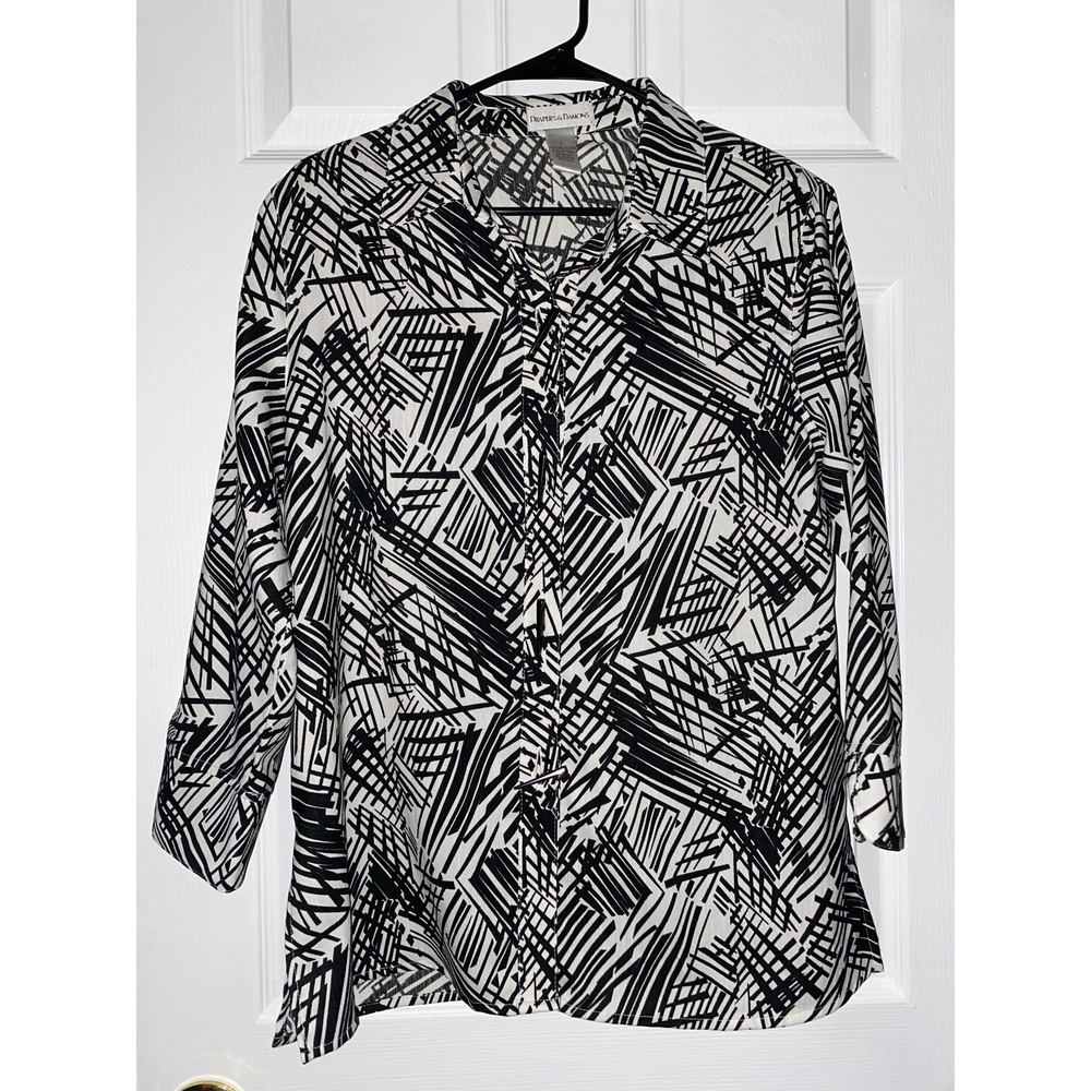 Drapers and damon size large black and white floral long sleeve button up